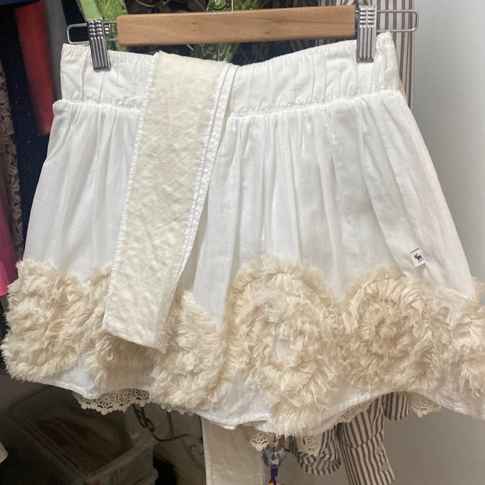 Abercrombie & Fitch white-bone skirt.